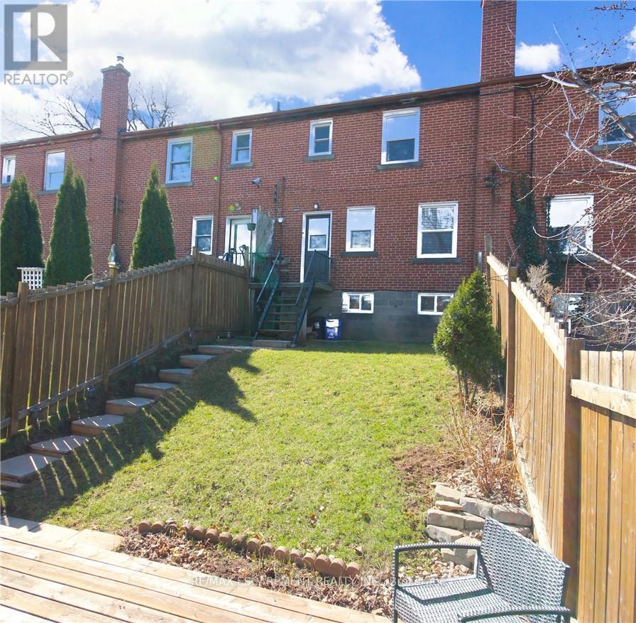 2279 King Street E, Hamilton, ON - Outdoor