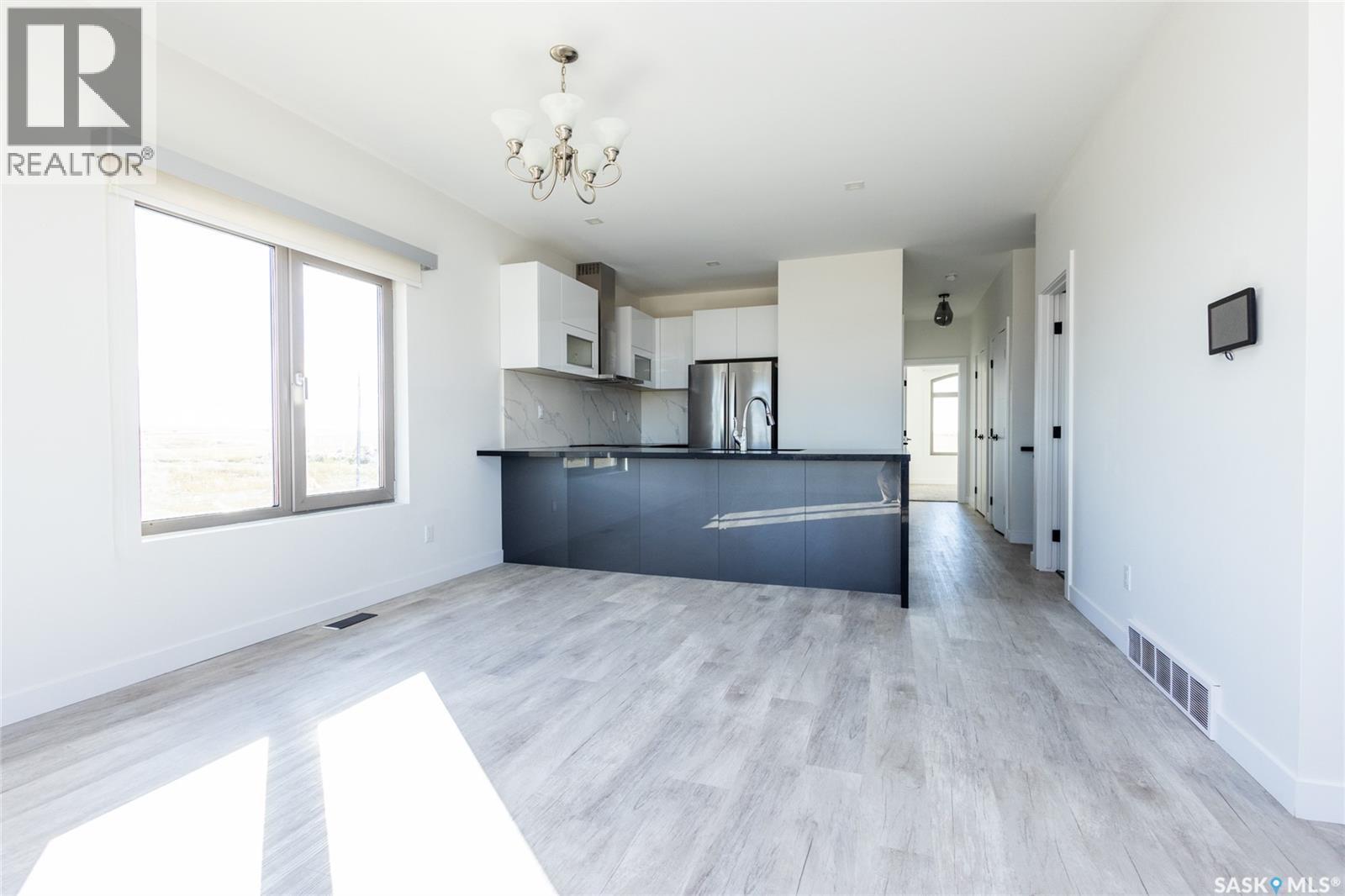 3 298 Prairie Dawn Drive, Dundurn, SK - Indoor Photo Showing Kitchen