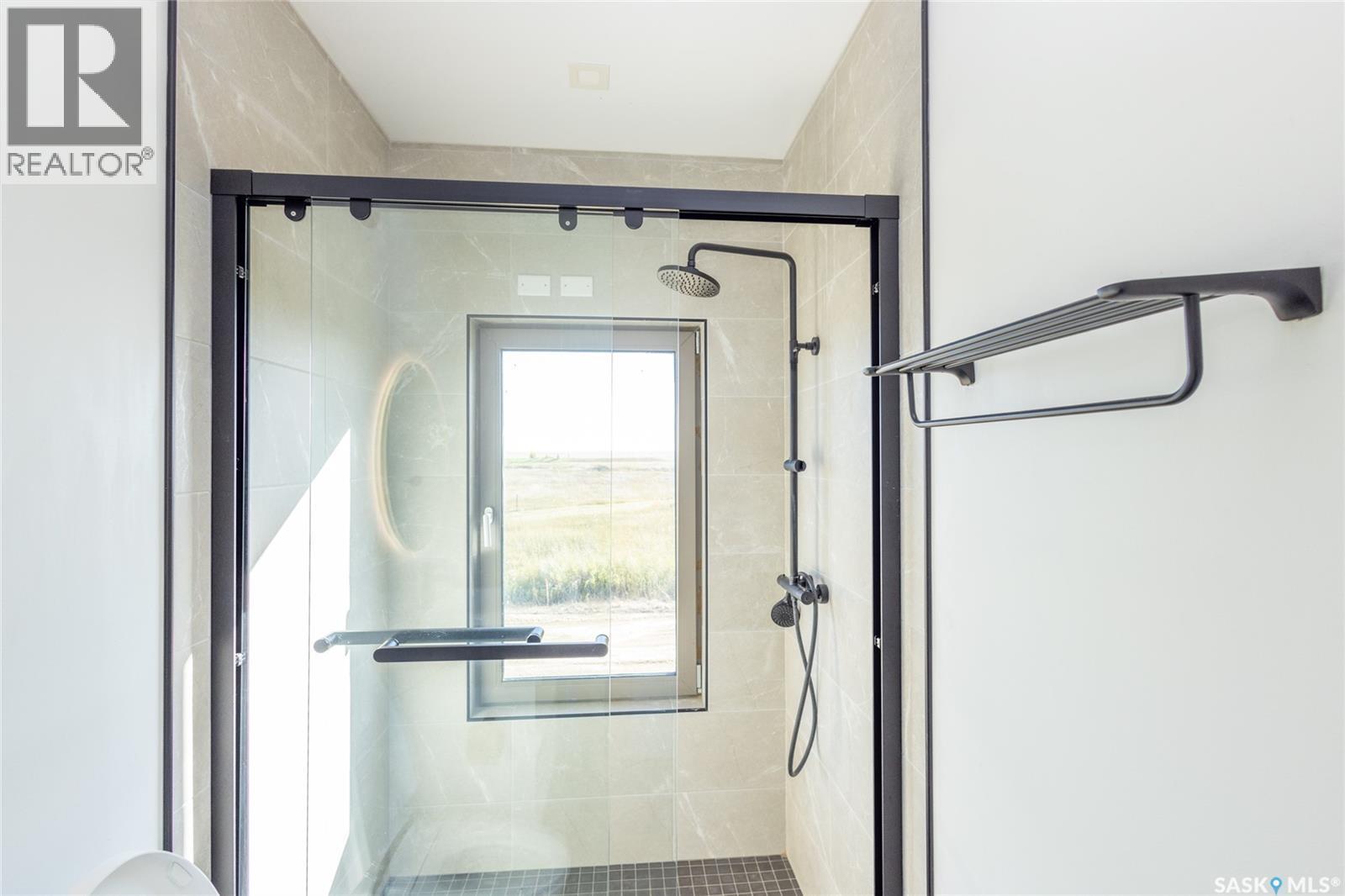 3 298 Prairie Dawn Drive, Dundurn, SK - Indoor Photo Showing Bathroom
