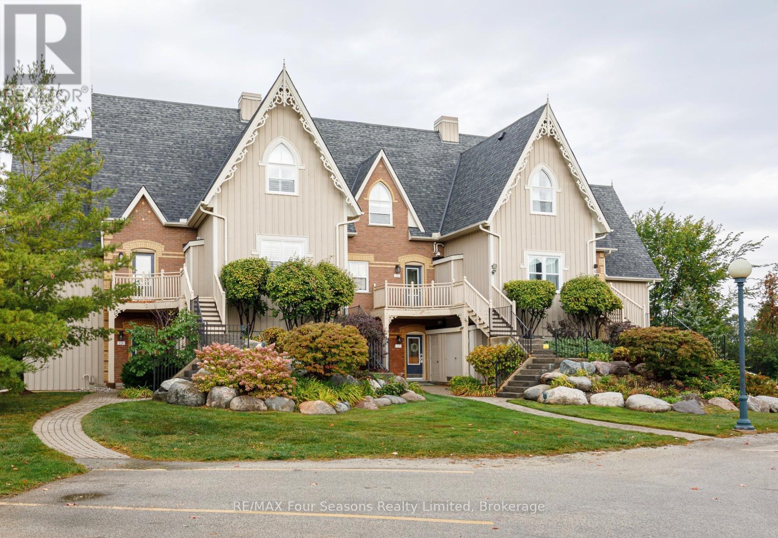 225 - 170 Snowbridge Way N, Blue Mountains, ON