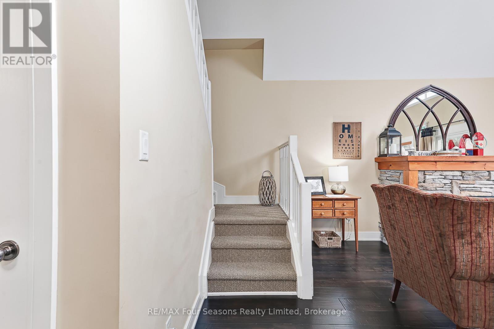 225 - 170 Snowbridge Way N, Blue Mountains, ON