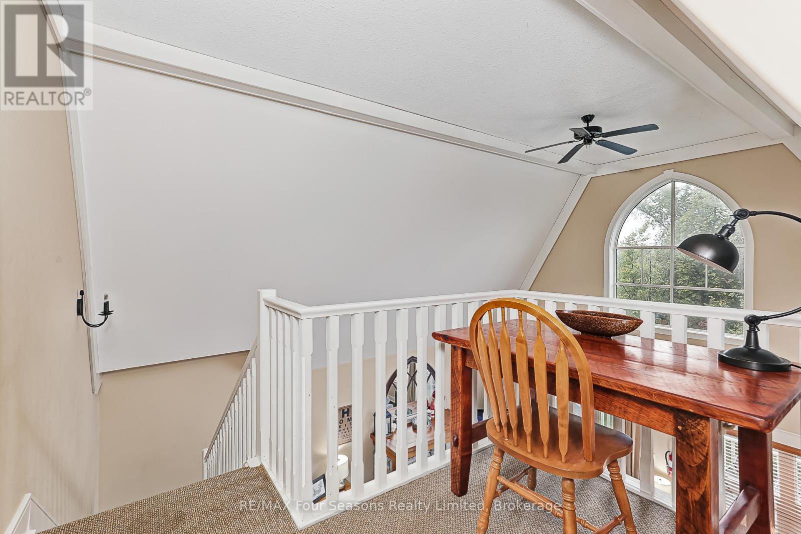 225 - 170 Snowbridge Way N, Blue Mountains, ON