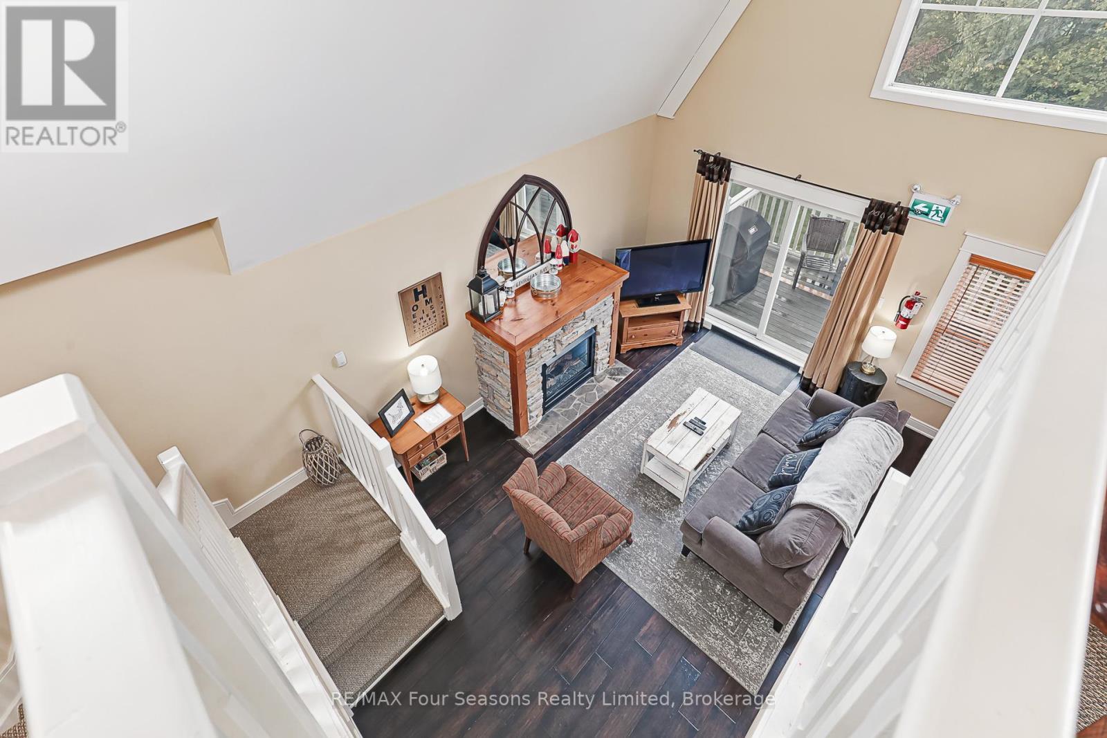 225 - 170 Snowbridge Way N, Blue Mountains, ON