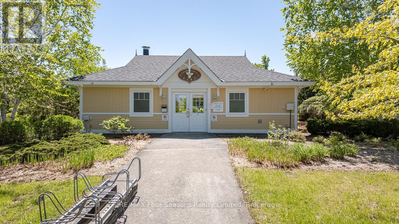 225 - 170 Snowbridge Way N, Blue Mountains, ON