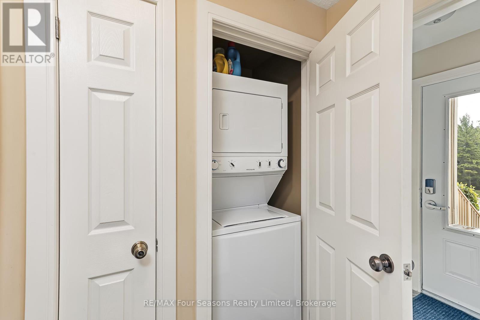 225 - 170 Snowbridge Way N, Blue Mountains, ON