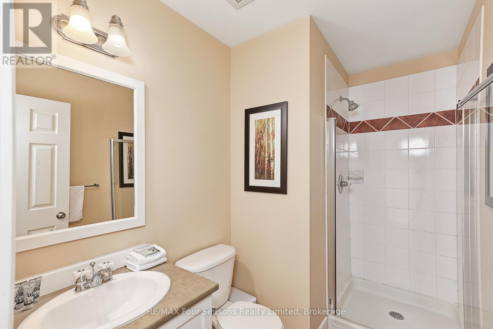 225 - 170 Snowbridge Way N, Blue Mountains, ON