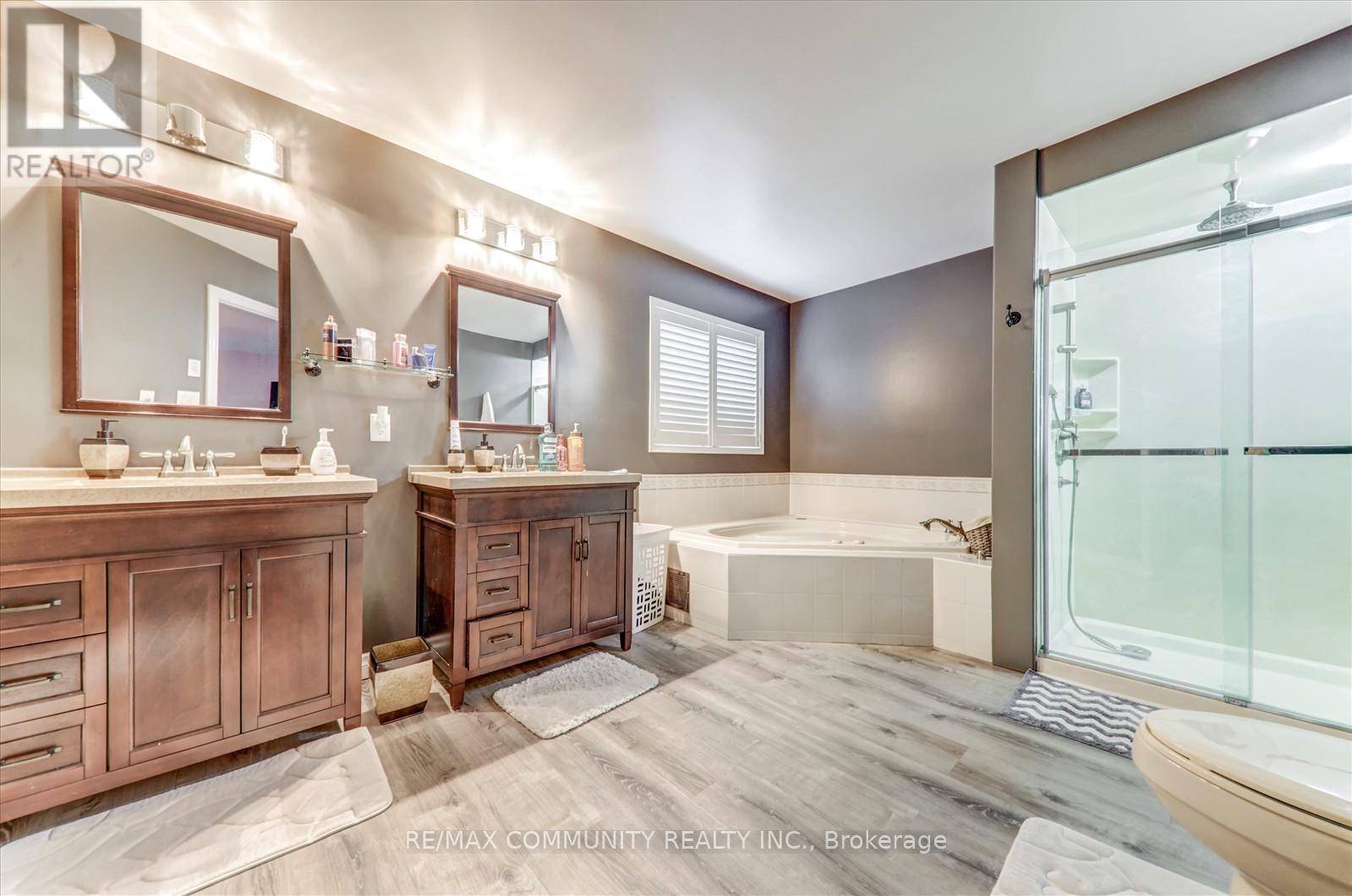 Main - 35 Hartrick Place, Whitby, ON - Indoor Photo Showing Bathroom