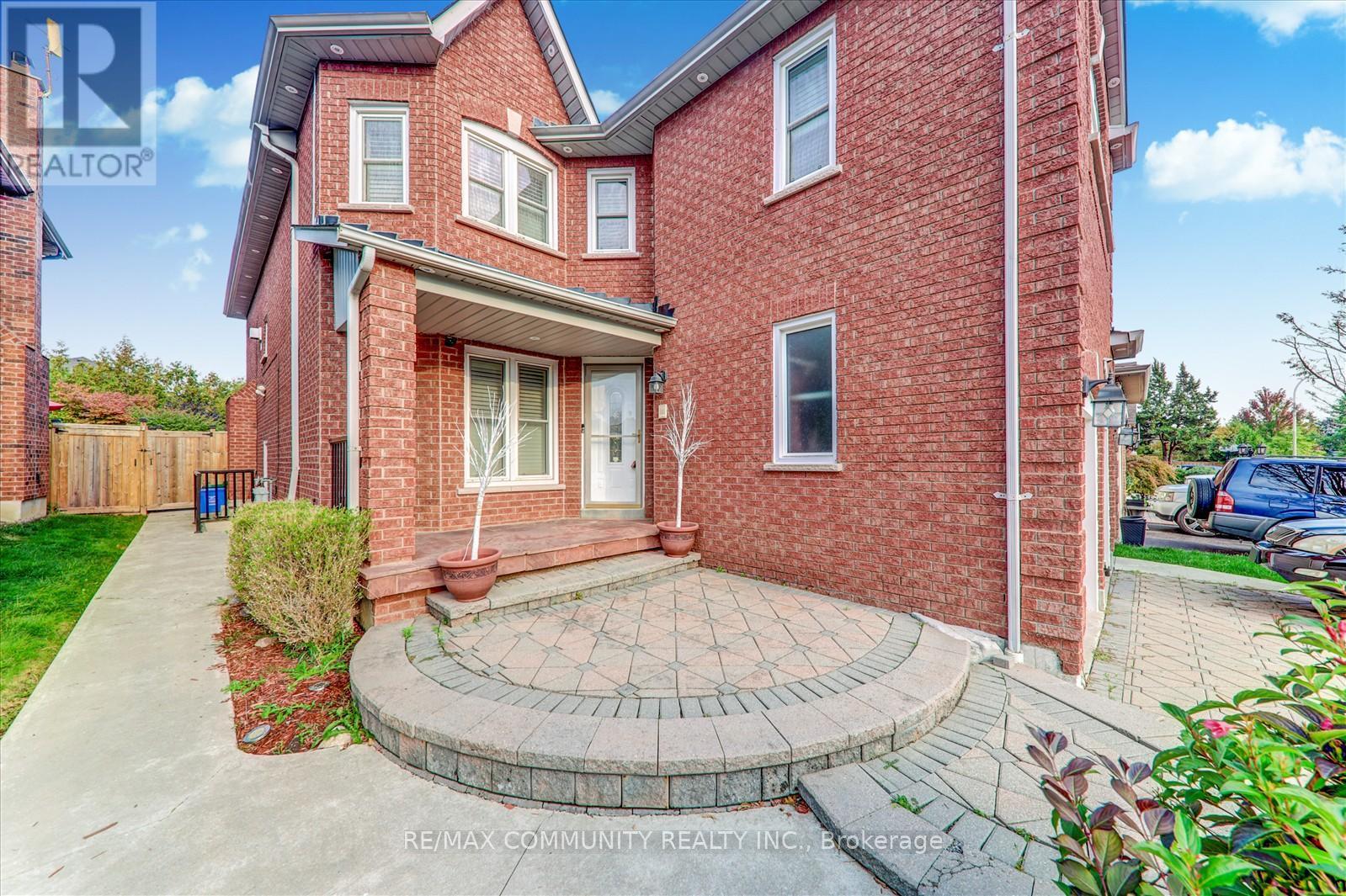 Main - 35 Hartrick Place, Whitby, ON - Outdoor