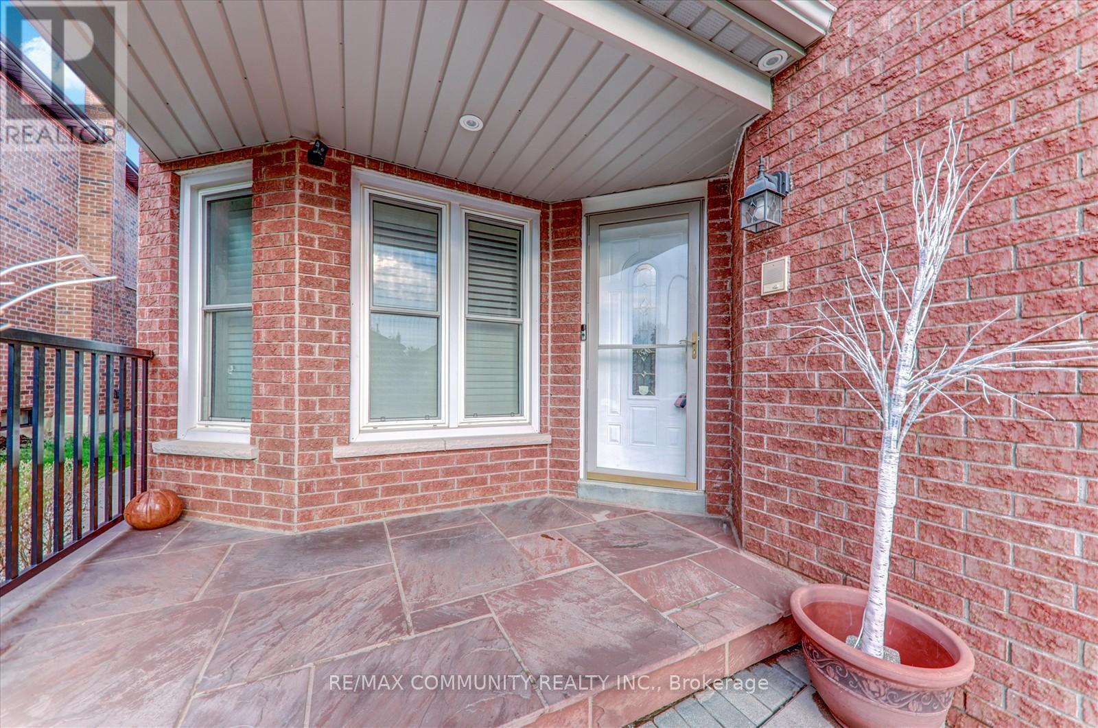 Main - 35 Hartrick Place, Whitby, ON - Outdoor With Exterior