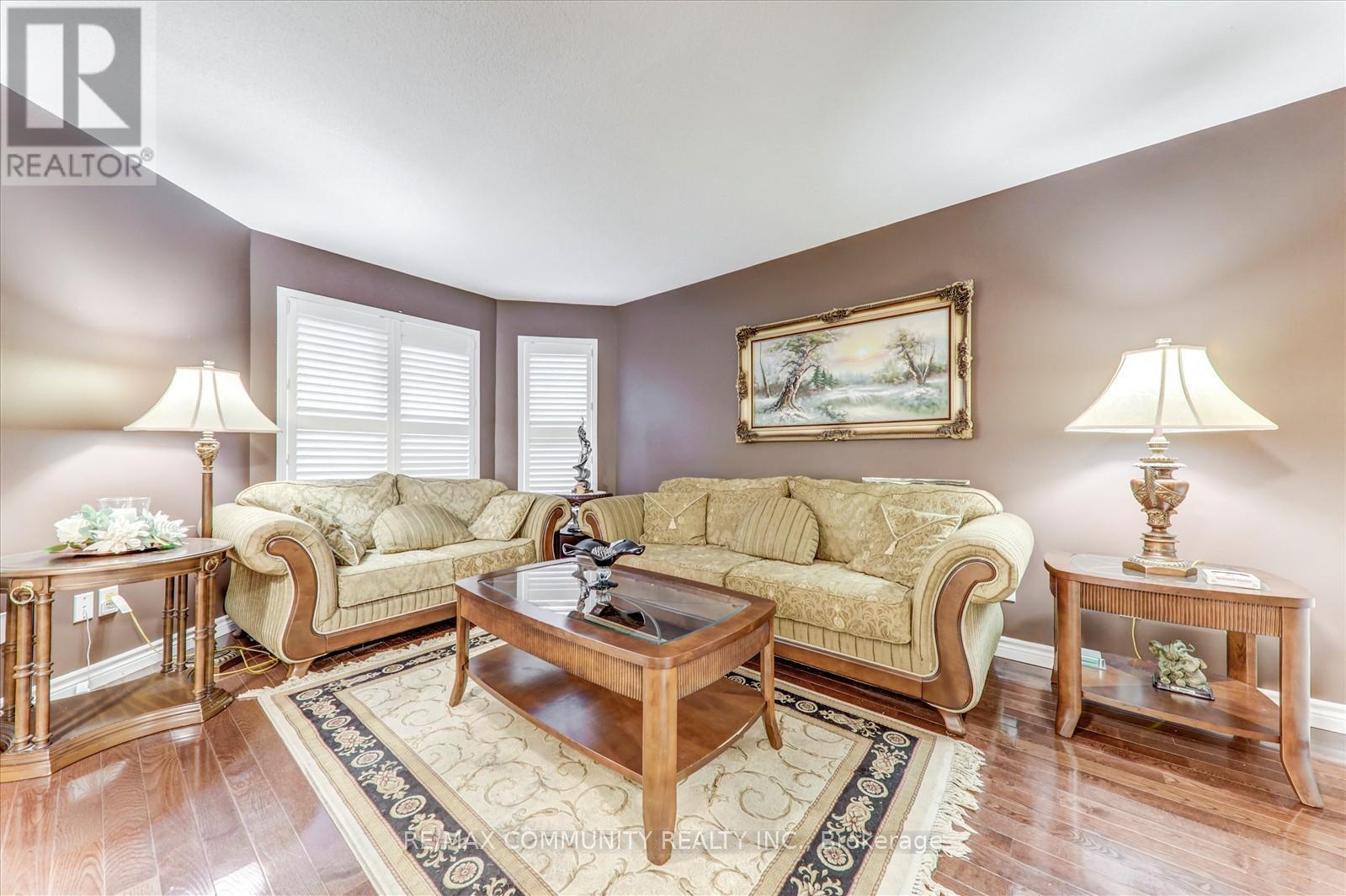 Main - 35 Hartrick Place, Whitby, ON - Indoor Photo Showing Living Room