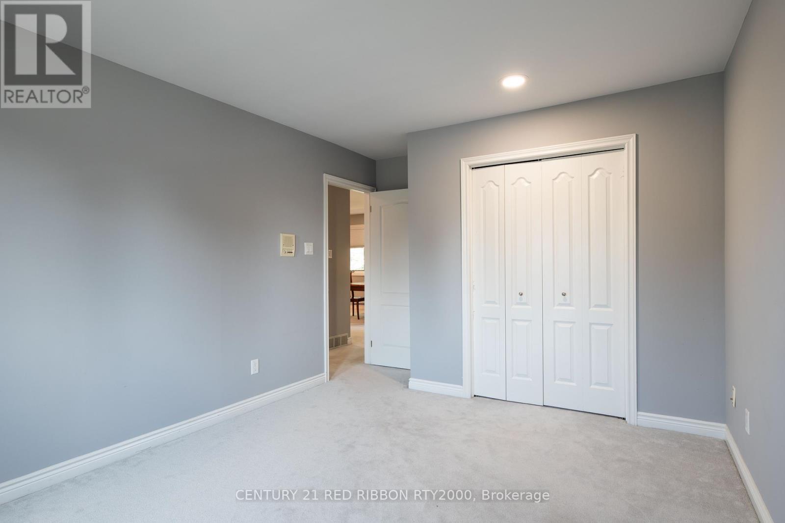 51 Queen Street, Strathroy-Caradoc (Se), ON - Indoor