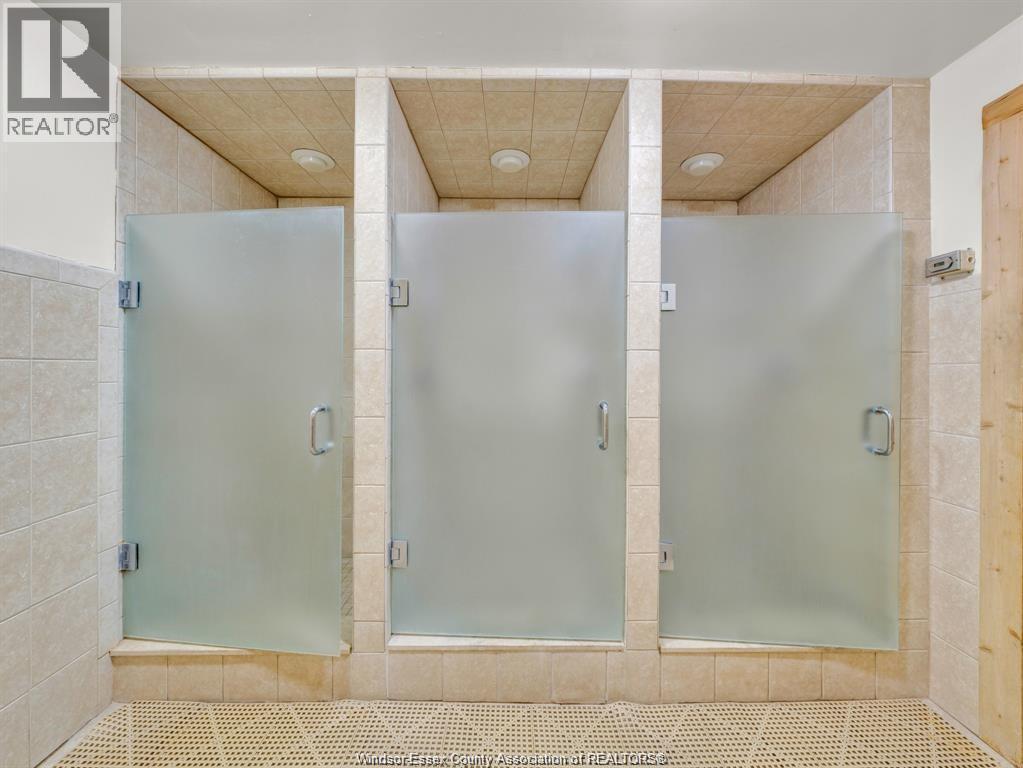 380 Pelissier Street Unit# 1201, Windsor, ON - Indoor Photo Showing Bathroom