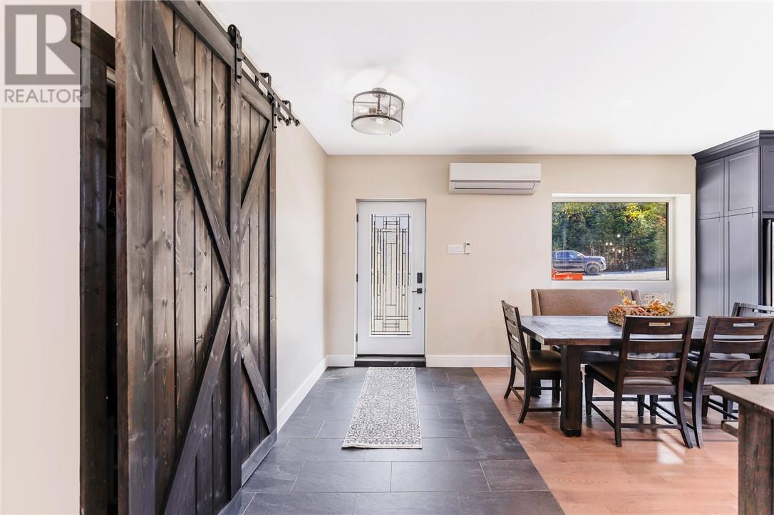 2500 Eden Township Road, Greater Sudbury, ON - Indoor Photo Showing Dining Room