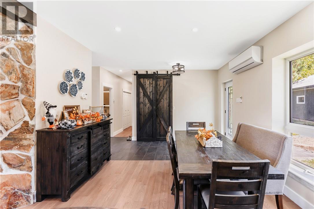 2500 Eden Township Road, Greater Sudbury, ON - Indoor Photo Showing Dining Room