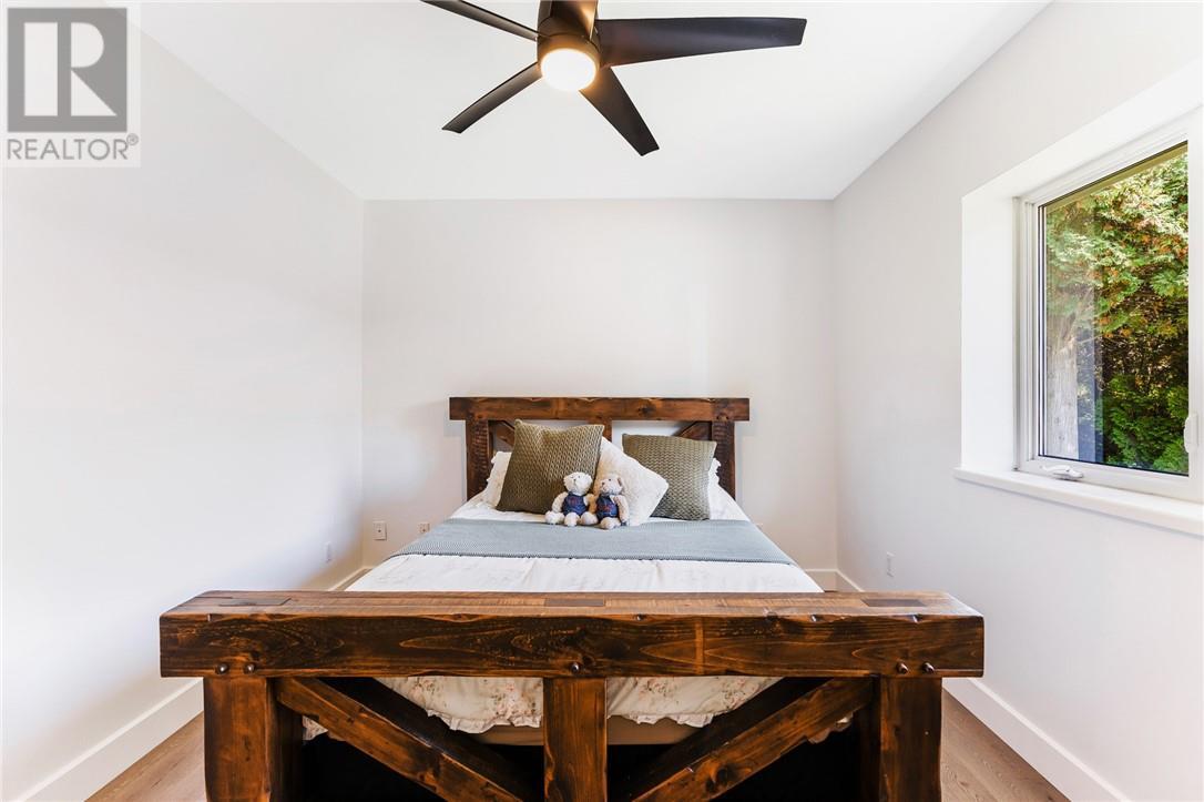 2500 Eden Township Road, Greater Sudbury, ON - Indoor Photo Showing Bedroom