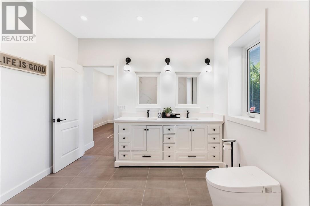 2500 Eden Township Road, Greater Sudbury, ON - Indoor Photo Showing Bathroom
