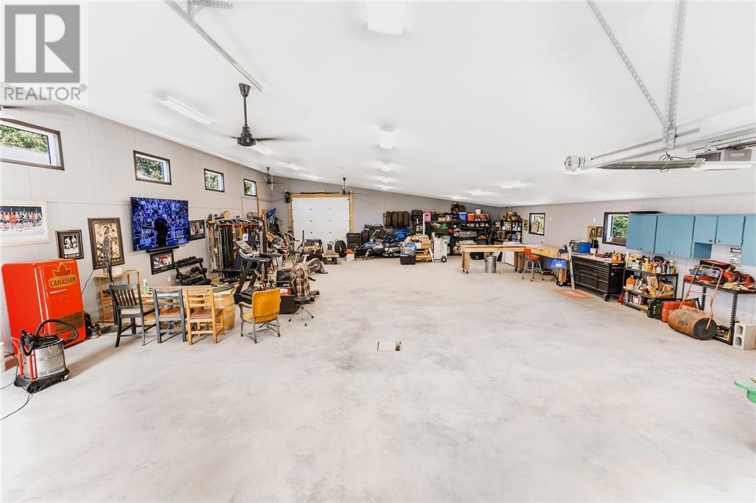 2500 Eden Township Road, Greater Sudbury, ON - Indoor Photo Showing Garage