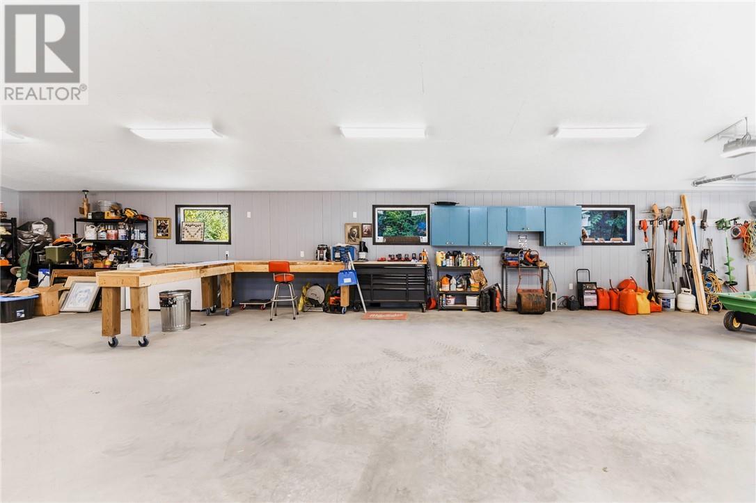 2500 Eden Township Road, Greater Sudbury, ON - Indoor Photo Showing Garage