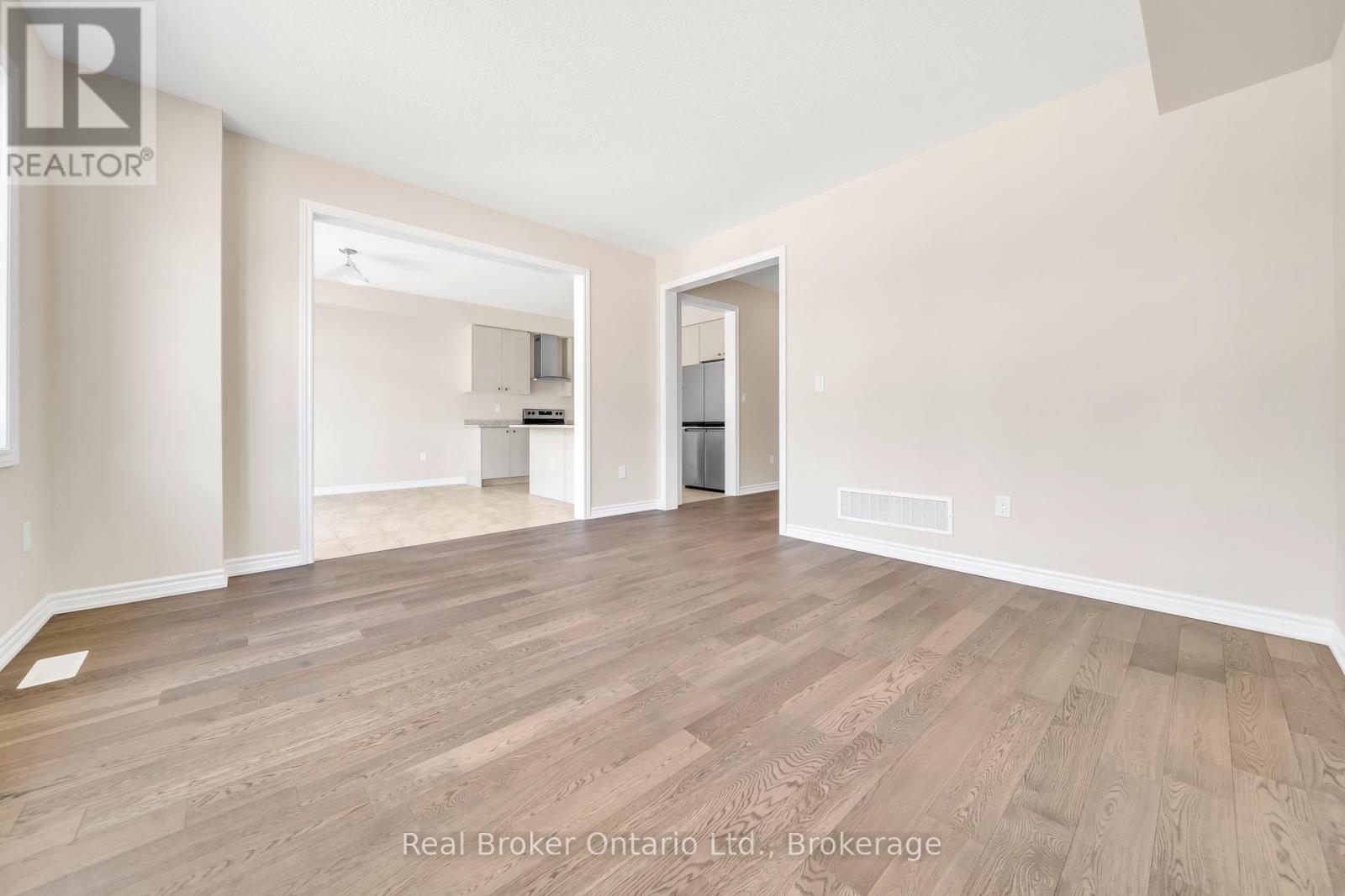 216 Vanilla Trail, Thorold (Rolling Meadows), ON - Indoor Photo Showing Other Room