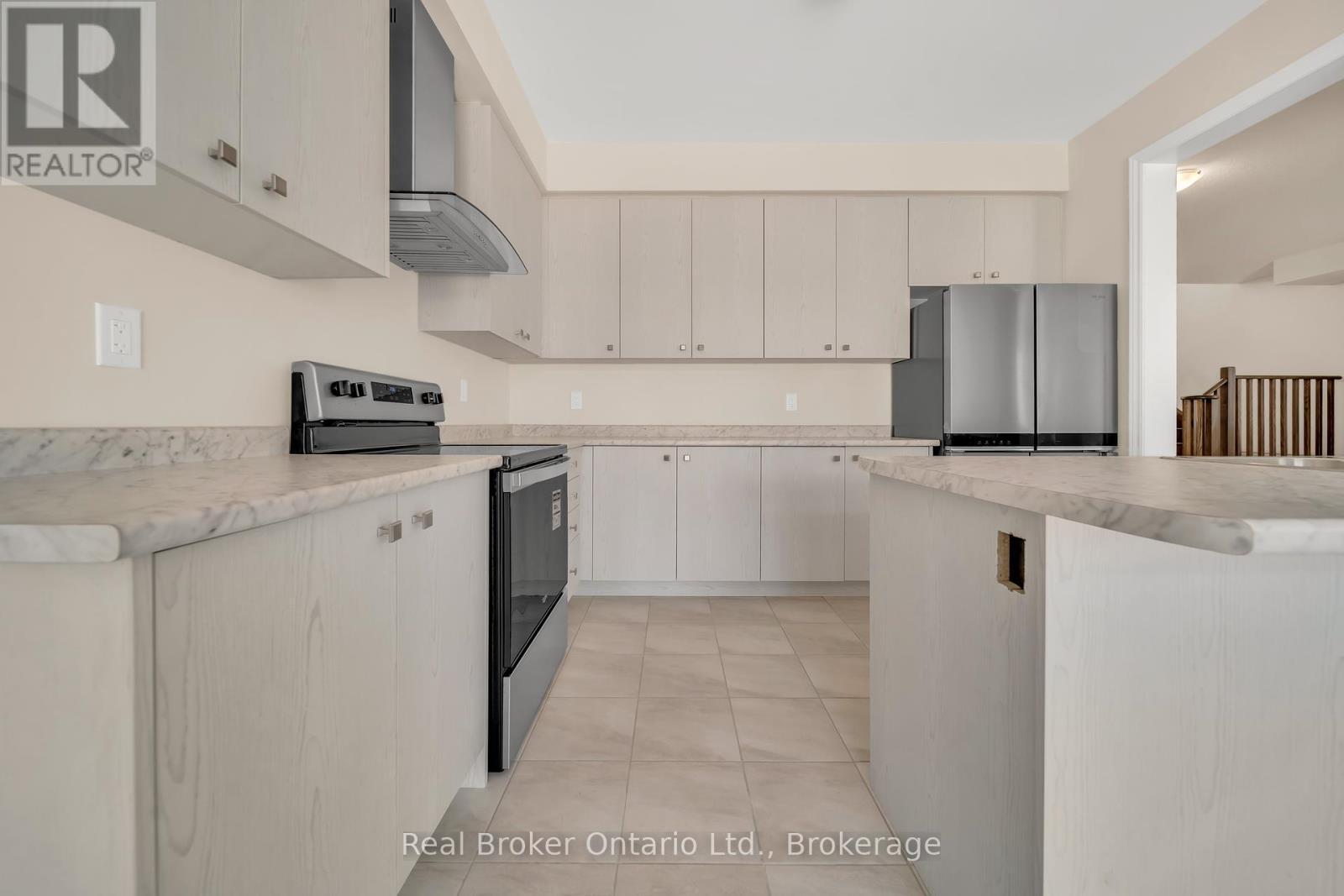 216 Vanilla Trail, Thorold (Rolling Meadows), ON - Indoor Photo Showing Kitchen With Stainless Steel Kitchen With Upgraded Kitchen