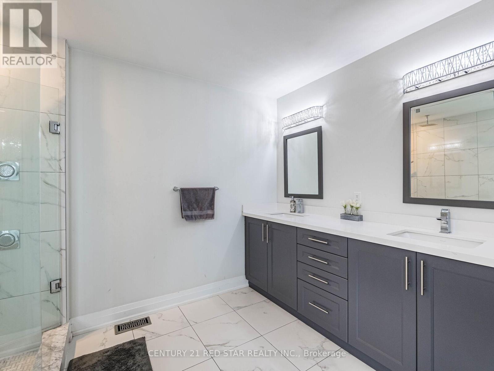 22 Rolling Rock Way, Brampton, ON - Indoor Photo Showing Bathroom