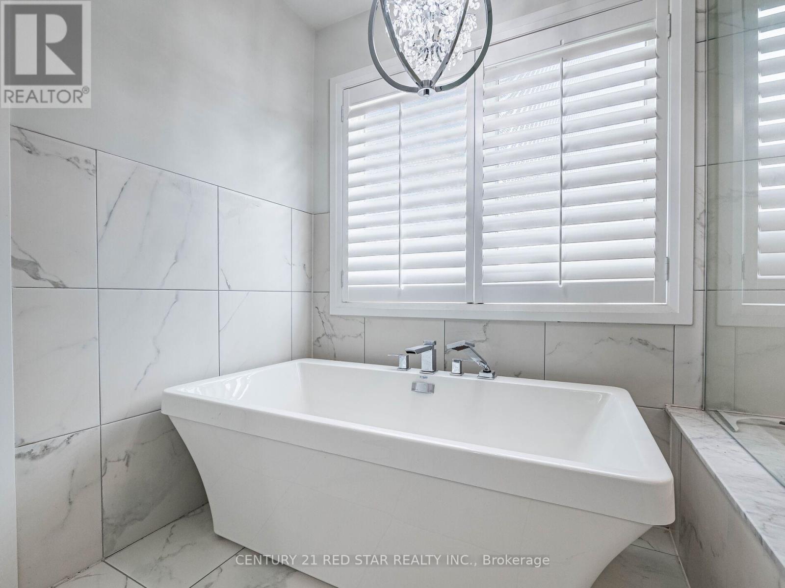 22 Rolling Rock Way, Brampton, ON - Indoor Photo Showing Bathroom