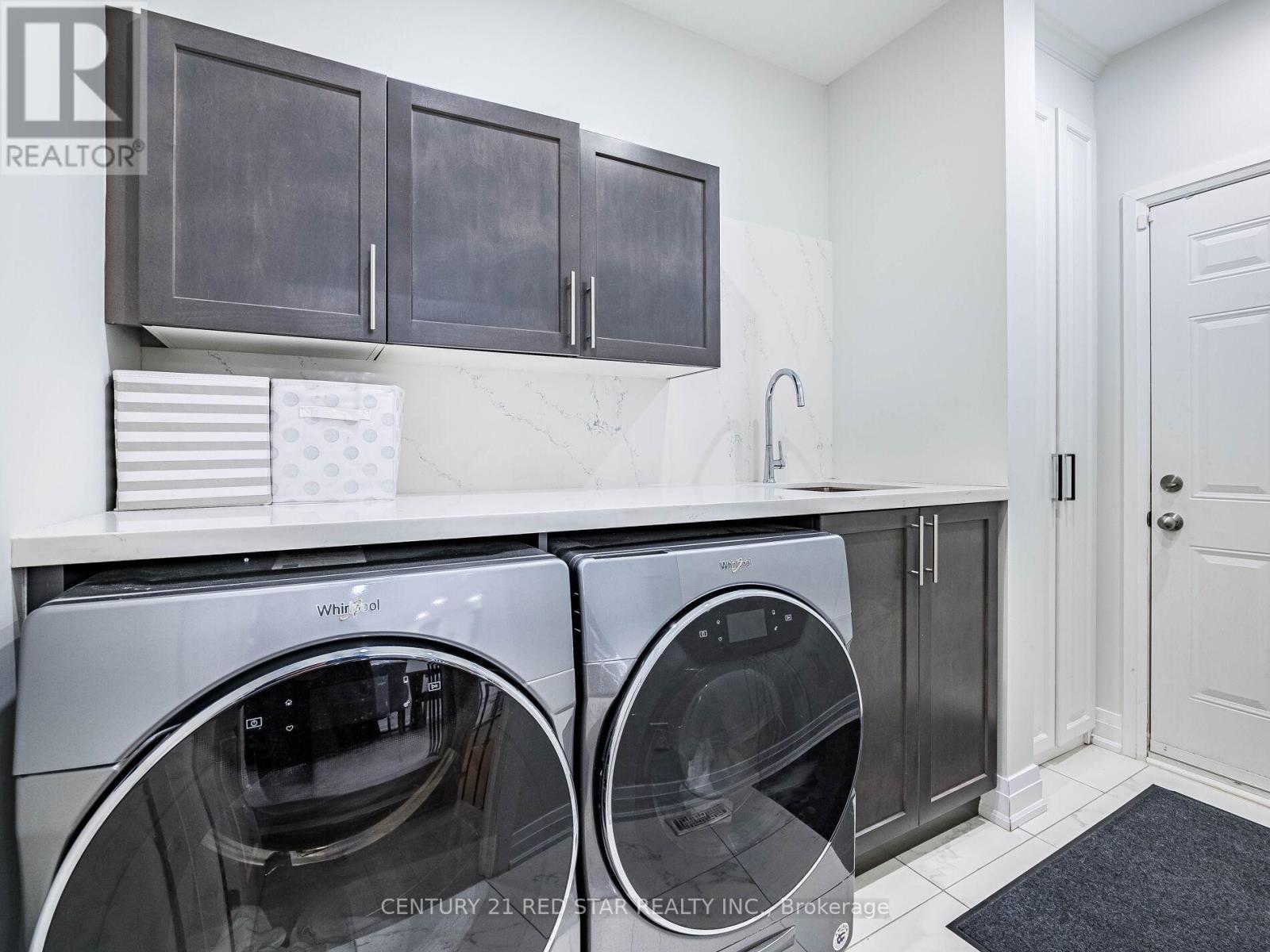 22 Rolling Rock Way, Brampton, ON - Indoor Photo Showing Laundry Room