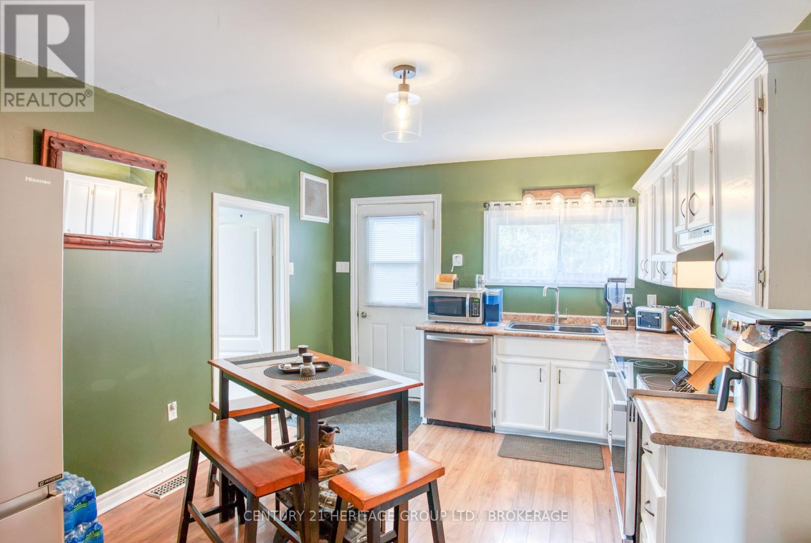 6913 County 2 Road, Loyalist (Lennox And Addington - South), ON - Indoor