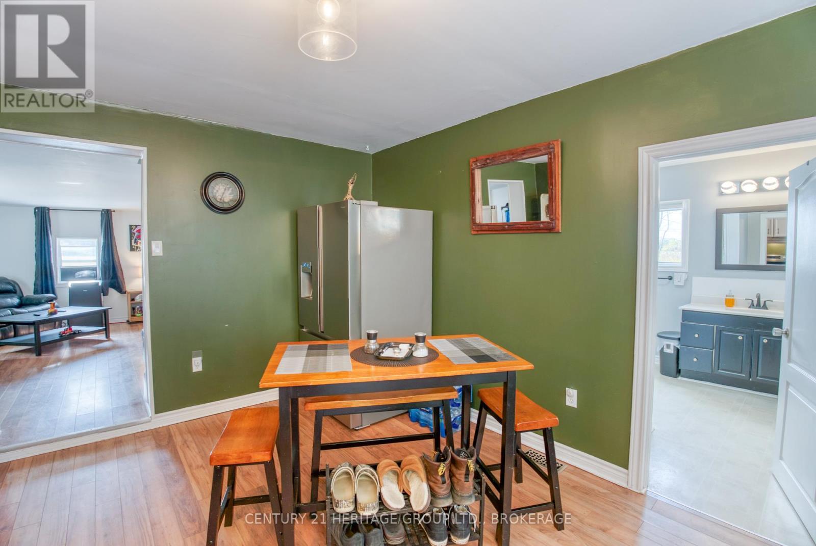 6913 County 2 Road, Loyalist (Lennox And Addington - South), ON - Indoor Photo Showing Other Room