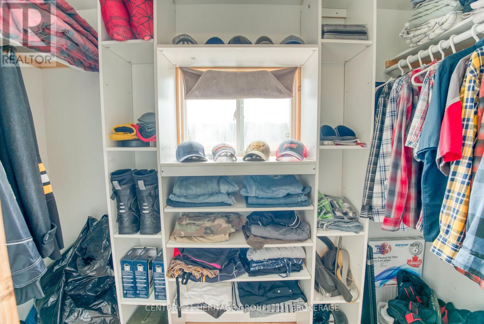 6913 County 2 Road, Loyalist (Lennox And Addington - South), ON - Indoor With Storage