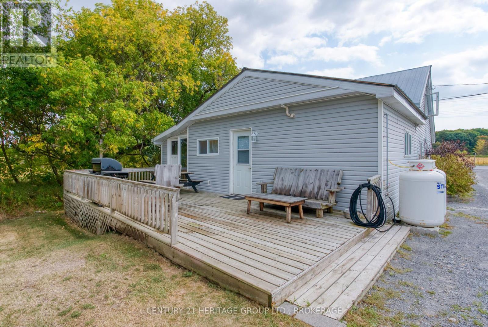 6913 County 2 Road, Loyalist (Lennox And Addington - South), ON - Outdoor With Exterior