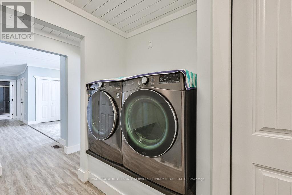 1068 Xavier Street, Gravenhurst, ON - Indoor Photo Showing Laundry Room