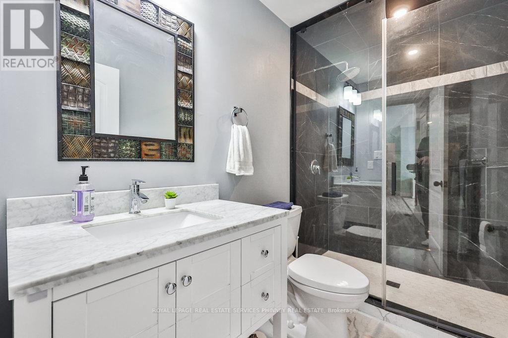 1068 Xavier Street, Gravenhurst, ON - Indoor Photo Showing Bathroom