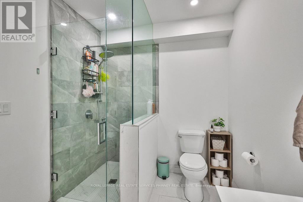 1068 Xavier Street, Gravenhurst, ON - Indoor Photo Showing Bathroom