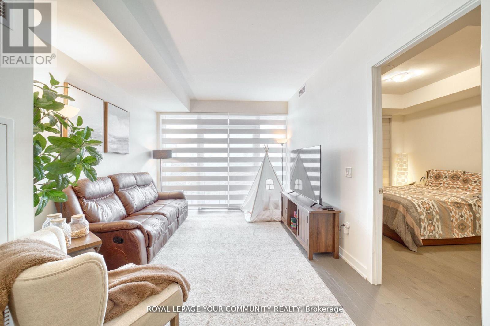 1711 - 330 Richmond Street W, Toronto, ON - Indoor