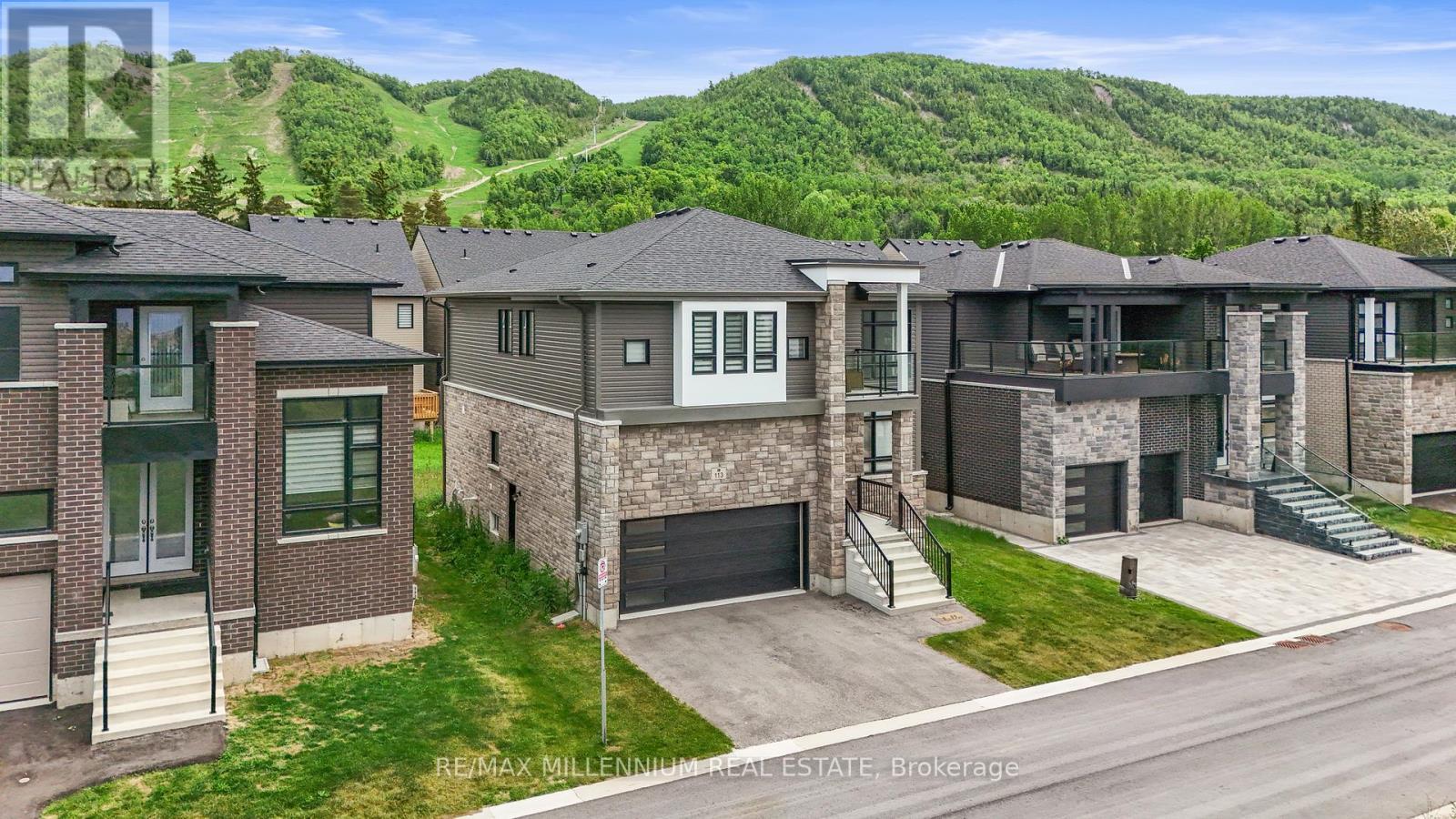 113 Sebastian Street, Blue Mountains, ON - Outdoor With Facade