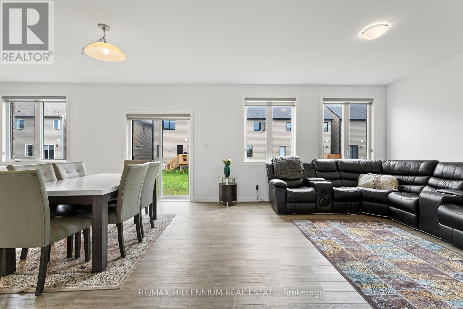 113 Sebastian Street, Blue Mountains, ON - Indoor Photo Showing Other Room