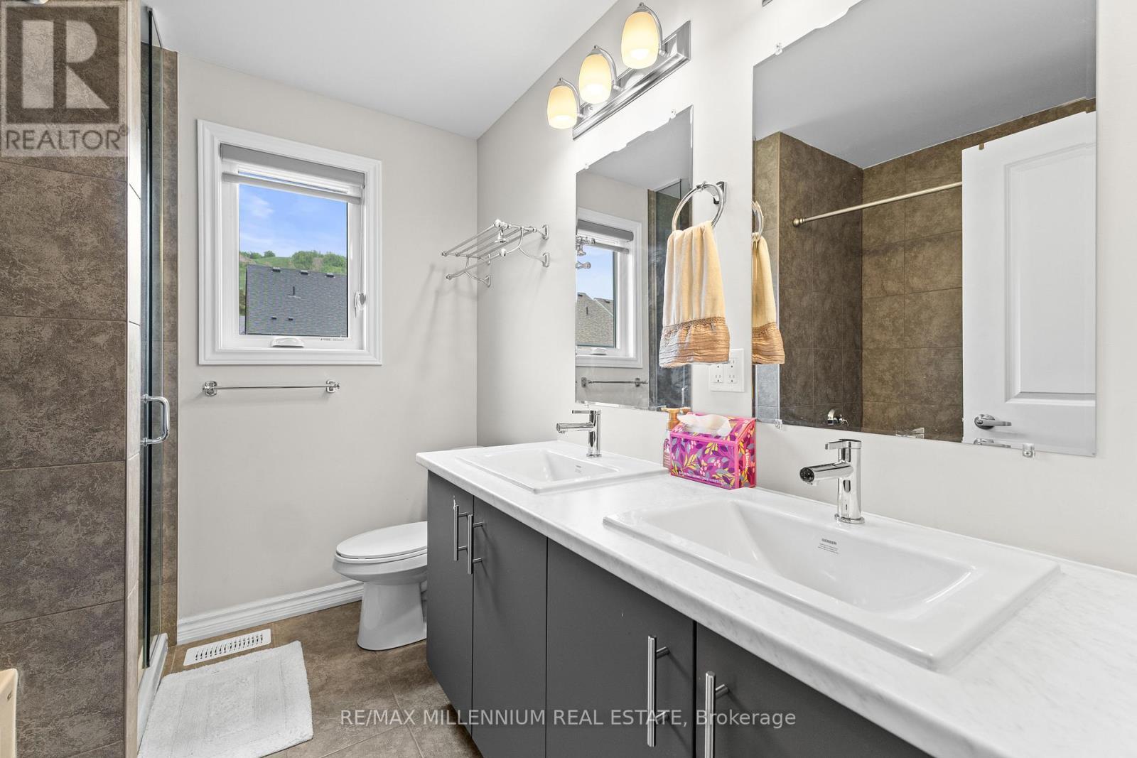 113 Sebastian Street, Blue Mountains, ON - Indoor Photo Showing Bathroom