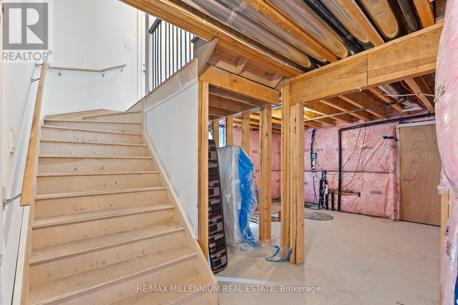 113 Sebastian Street, Blue Mountains, ON - Indoor Photo Showing Other Room