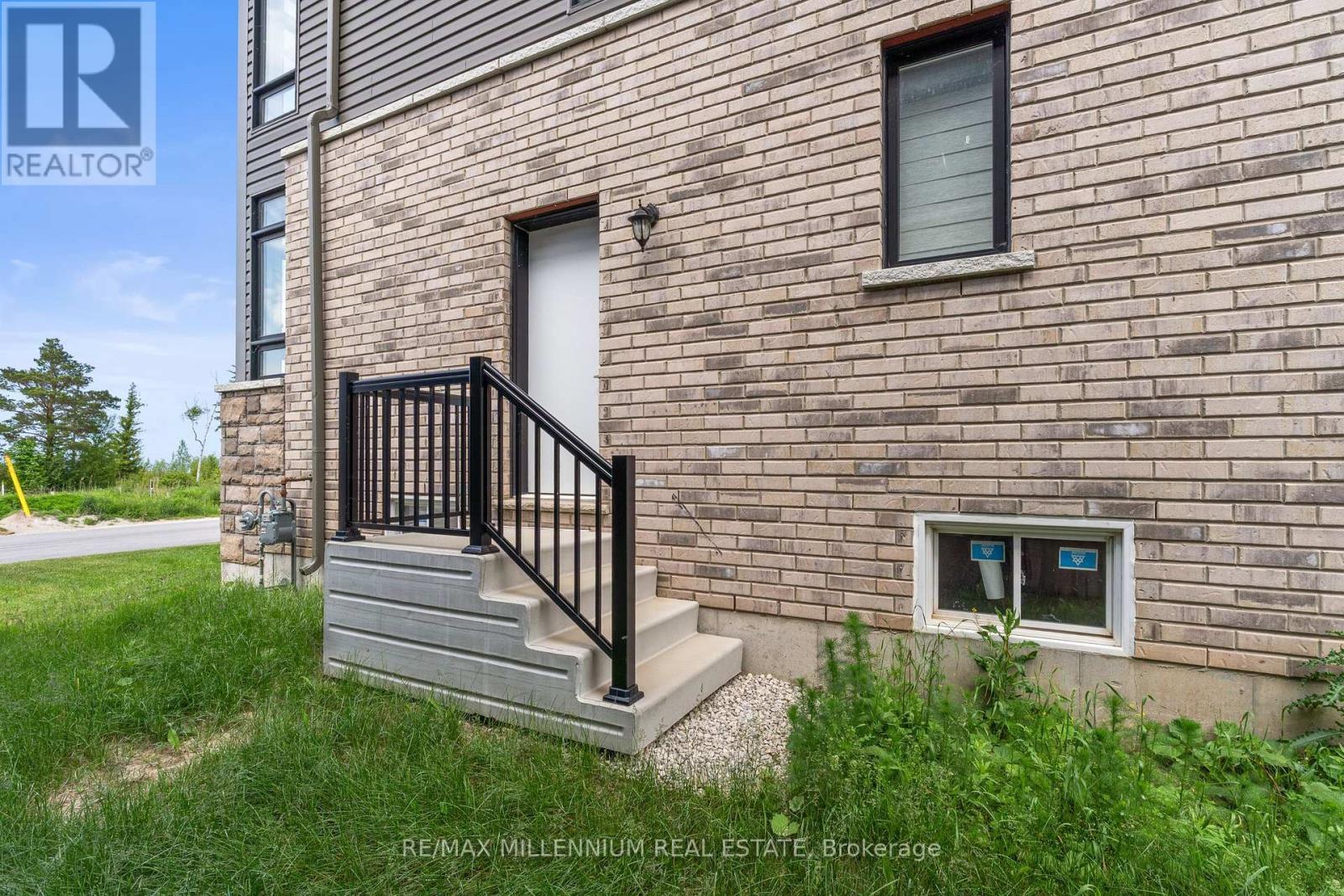 113 Sebastian Street, Blue Mountains, ON - Outdoor With Exterior