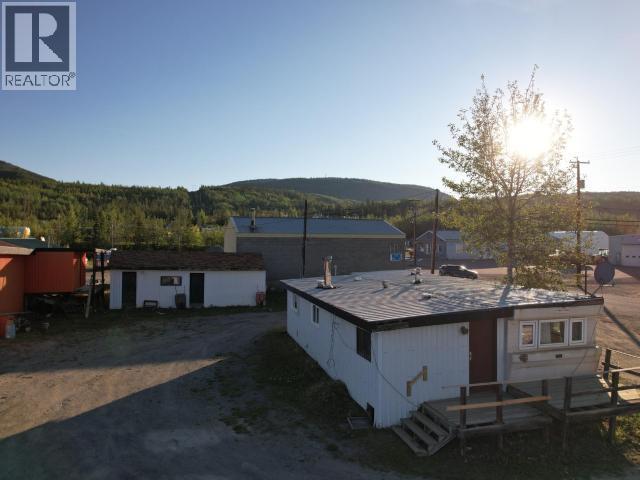 70 Mcquesten Rd, Faro, YT