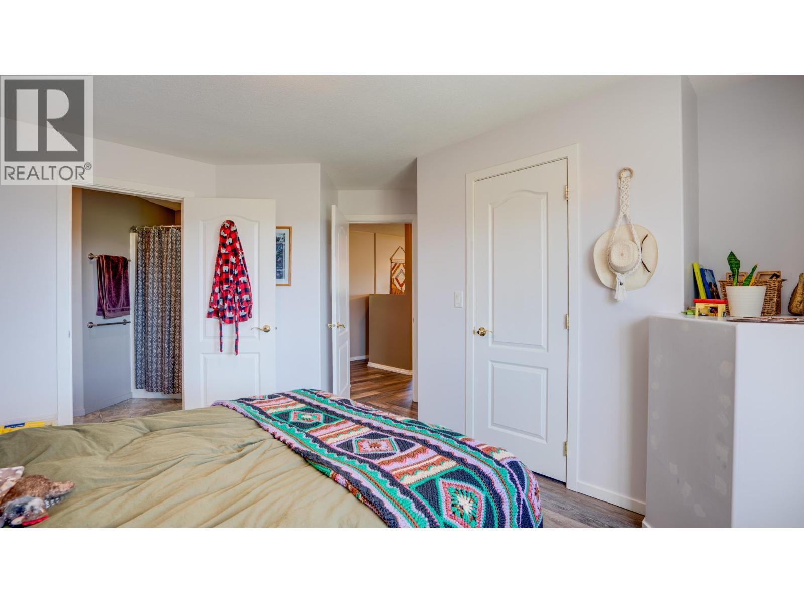 4767 Grandview Flats N Road, Armstrong, BC - Indoor Photo Showing Bedroom