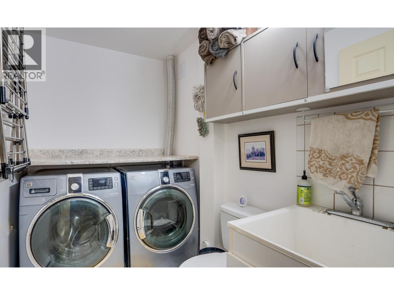 4767 Grandview Flats N Road, Armstrong, BC - Indoor Photo Showing Laundry Room