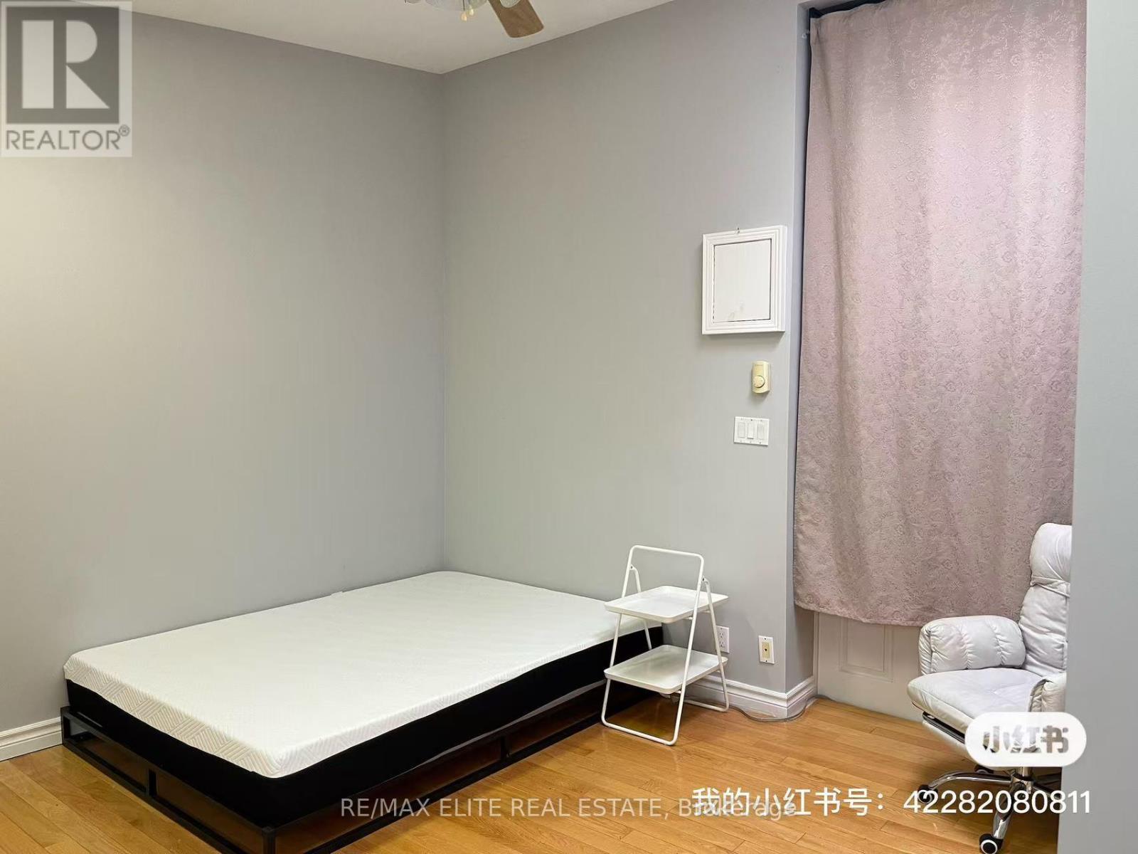 Main Floor - 49 Viamede Crescent, Toronto, ON - Indoor Photo Showing Bedroom