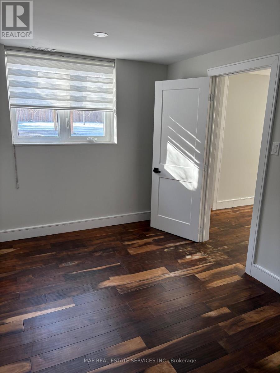 260 Hillside Drive, Mississauga, ON - Indoor Photo Showing Other Room