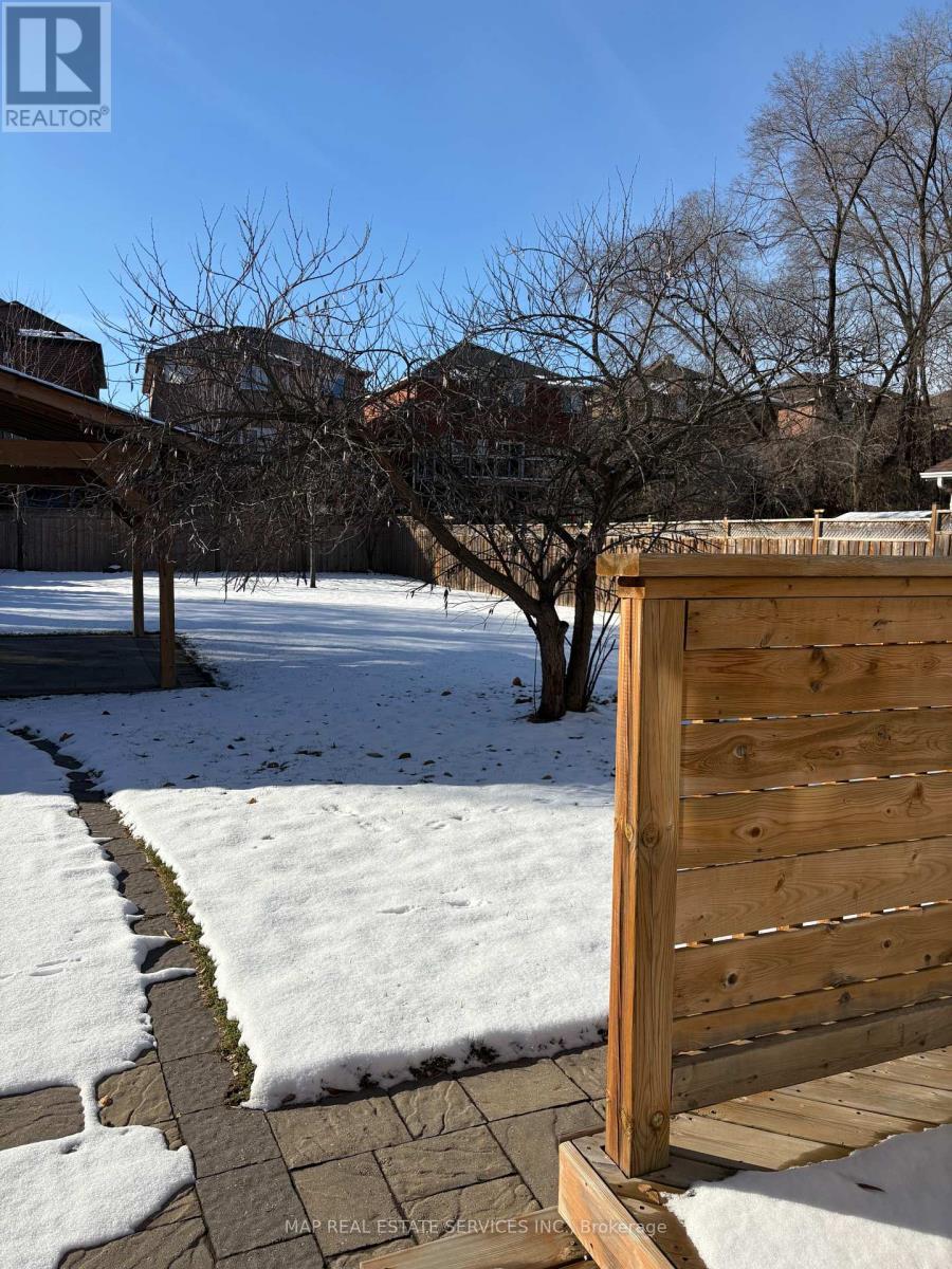 260 Hillside Drive, Mississauga, ON - Outdoor