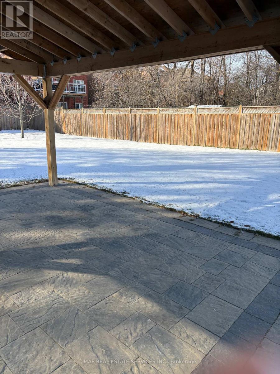 260 Hillside Drive, Mississauga, ON -