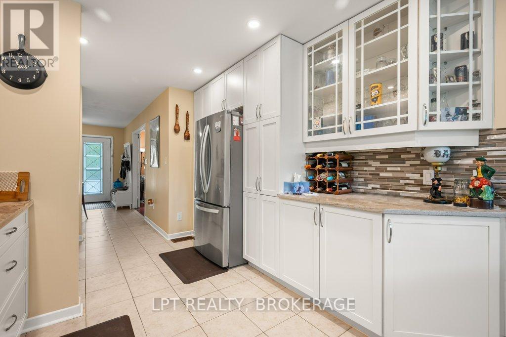 31 Acorn Lane, Frontenac (Frontenac South), ON - Indoor Photo Showing Kitchen