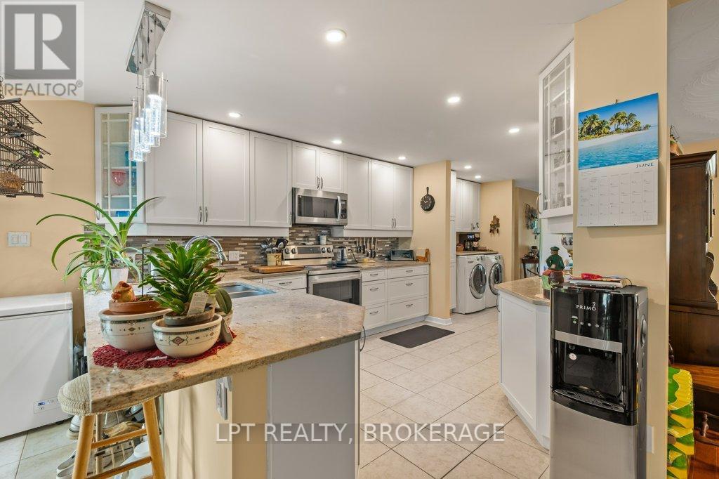 31 Acorn Lane, Frontenac (Frontenac South), ON - Indoor Photo Showing Kitchen