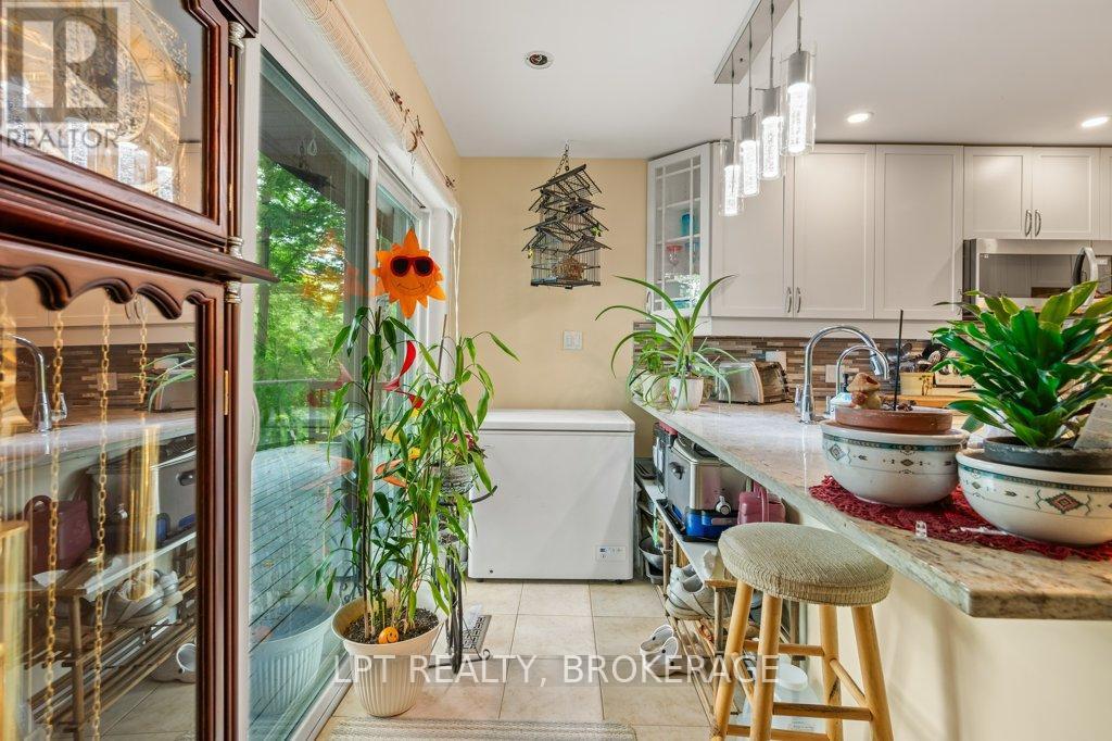 31 Acorn Lane, Frontenac (Frontenac South), ON - Indoor